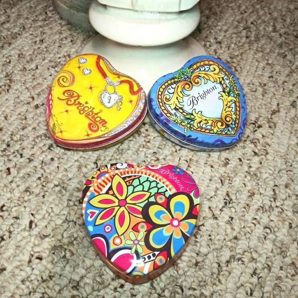 Set Of Three Vintage Brighton Multicolored Small Heart Shaped Jewelry Tins - Picture 6 of 6